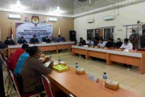 Rapat Pleno KPU Lab. Batu, 5 Hasil Kec. Selesai Dibahas, Hasilnya Sama Dengan Pleno PPK