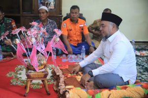 Bupati Lab. Batu Buka Turnamen Gasing, Perebutkan Trophy UD AA Jaya