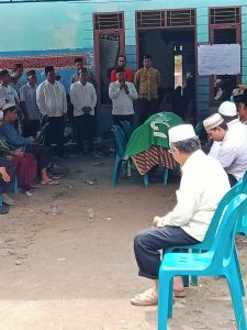 Bupati Lab. Batu H Andi Suhaimi Dalimunte Ucapkan Bela Sungkawa Atas Meninggalnya Ustad Hamdan, Pimpinan Pesantren Addinusyarifiah Desa Tanjung Harapan