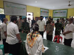 Tinjau Posko PPKM Mikro Kel. Kesawan, Kapoldasu Apresiasi Pelayanan Kepada 2 Warga Positif Covid