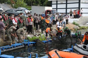 Kapolda Sumut Tinjau Penertiban Keramba Jaring Apung di Kawasan Danau Toba
