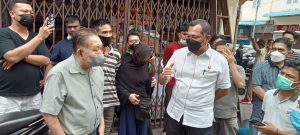 Toko di Kesawan Patuhi Aturan PPKM Darurat