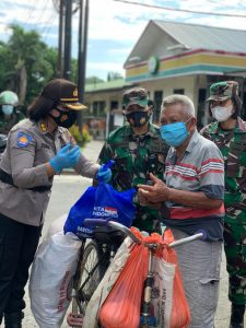 Polda Sumut Distribusikan Bansos Dari Ibu Asuh dan Pakor Polwan RI Bagi Warga Kurang Mampu