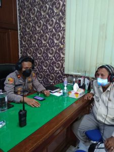 Kapolsek Medan Timur Kompol Rona Tambunan Di Halo Polisi Poldasu : Antisipasi Guantibmas/Kriminalitas Lakukan Blue Light Patrol Di Daerah Rawan Dan Posko Standby 24 Jam