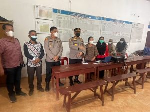 Kebut Capaian Target 70 Persen Vaksinasi di Sumut, Irwasda Polda Sumut Tinjau Kegiatan Vaksin di Kantor Kepala Desa Marindal 1