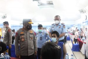 Kapoldasu Tinjau Pelaksanaan Vaksinasi di Rutan Kelas 1 Medan Kanwil Kemenkumham Sumut