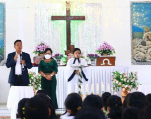 Bupati Simalungun dan Istri melaksanakan ibadah Raya di Gereja HKBP Sarimatondang.
