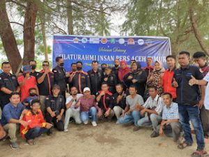 Delapan Organisasi Wartawan di Aceh Timur Melakukan Rapat Konsolidasi,di Pantai Paya Dua Kecamatan Peudawa    