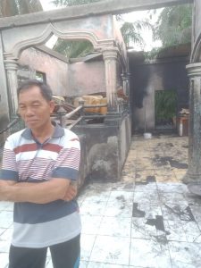 Gudang Minyak  Di Panai Hilir Terbakar, 1 Unit Rumah Ludes Dilalap Api *Korban : Saya Masih Bersyukur Terang Kantor Kepala Desa Sei Sanggul Dan Rumah Warga Lain Ny Tidak Ikut Terbakar Api