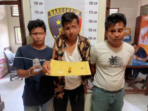 Pakai Sabu di Bangunan Bekas Toilet, Oknum Tenaga Honorer Sidimpuan Bersama 2 Rekannya Ditangkap di Tapsel