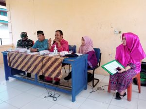 KETUA TKSK PKH KEC.RUPAT LAKSANAKAN VERIFIKASI DATA DTKS KELURAHAN TANJAUNG KAPAL   