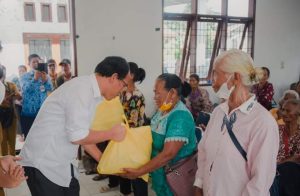 Bupati Humbahas Berikan BLT kepada 5000 KK lebih   