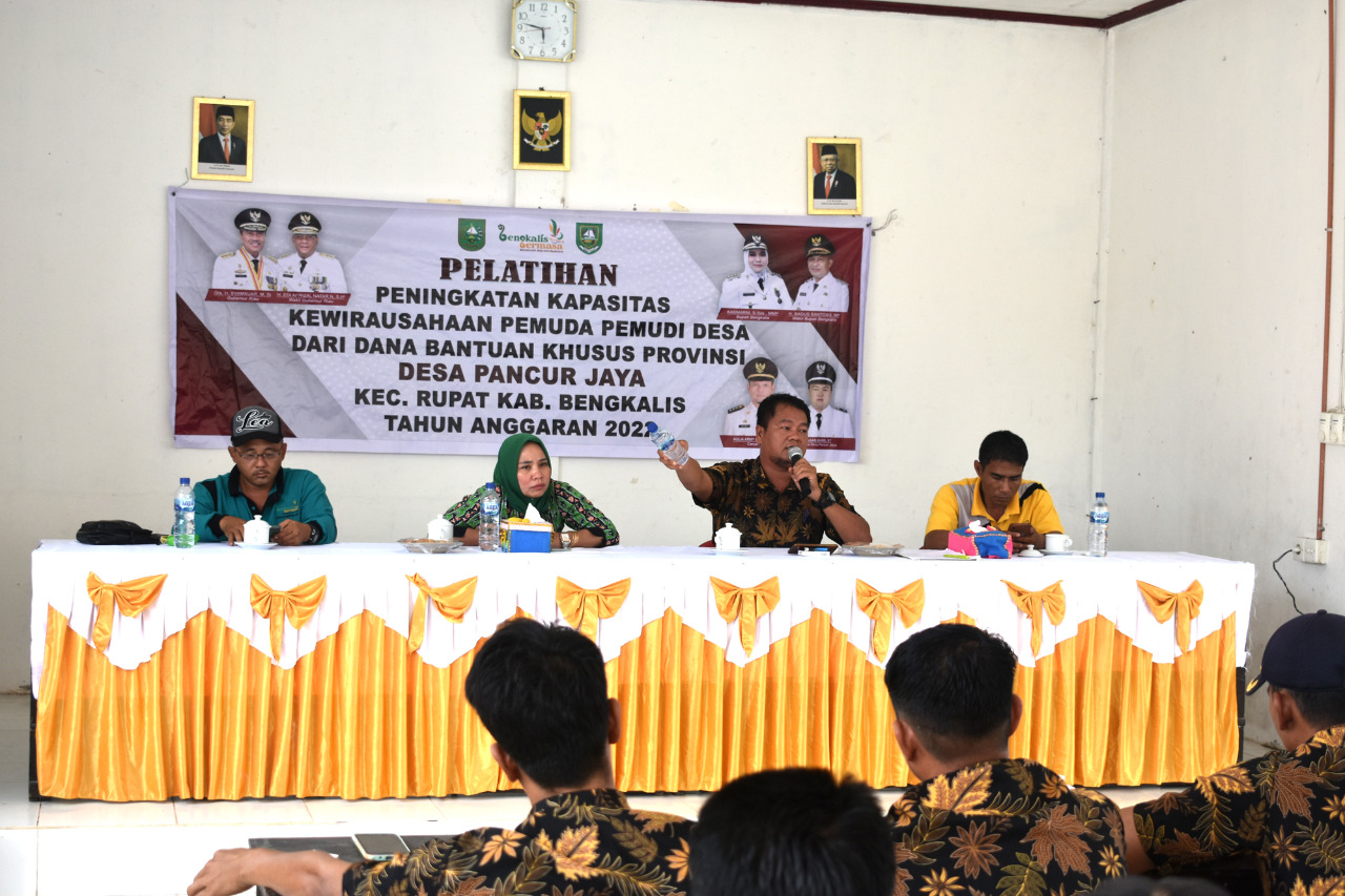 Latih 15 Peserta Tingkatkan Kapasitas Kewirausahaan Gunakan Bahan Baku Lokal Yang Digelar Pemdes Pancur Jaya Kec.Rupat, Manfaatkan Dana BKK Provinsi Riau 