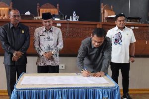 DPRD Kabupaten Dharmasraya Tetapkan Perda RTRW 2022-2042   