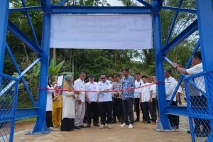 Jembatan Tapian Kelambu Diresmikan Bupati Eka Putra    