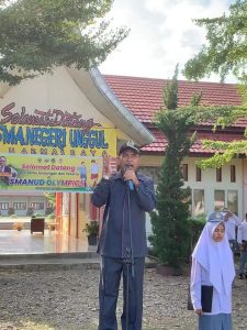 Hadir Sebagai Pembina Upacara, ketua DPRD Kabupaten Dharmasraya Suguhi Motivasi