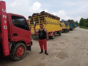 Kenapa Truk Angkutan Terjadi Antri  Arus mudik-Balik Idul Fitri 2023,1444 H Terjadi. Banyak Mobil membludak Dalam Waktu Bersamaan, namun Berakhir  Sukses Teratasi