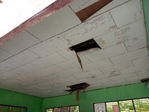 SDN 12 Titi  Akar Rupat Utara Bengkalis, Plafon Tiap Ruang  Hancur, Rabat Beton Sekeliling Hancur Semoga Ada Perhatian Dinas Terkait Dan Tim Audit