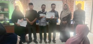 Entaskan Miskin Extrim Masyarakat Terdampak,Ali Nasikin Kades Teluk Lecah Kec.Rupat Bagikan BLT-DD    