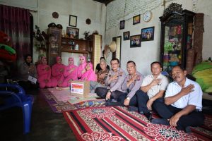 Bhayangkari dan Polres Tapsel Berbagi Kebahagiaan di Bulan Bakti Presisi