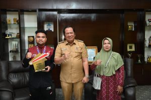 Pulang ke Kota Padangsidimpuan, Peraih Medali Emas di Sambut Wali Kota
