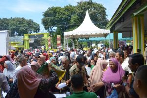 13.500 Masyarakat Kota Padangsidimpuan Terima Bantuan Beras