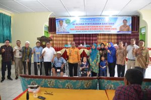 Pemko psp melalui Dinas Sosial serahkan alat bantu bagi penyandang disabilitas