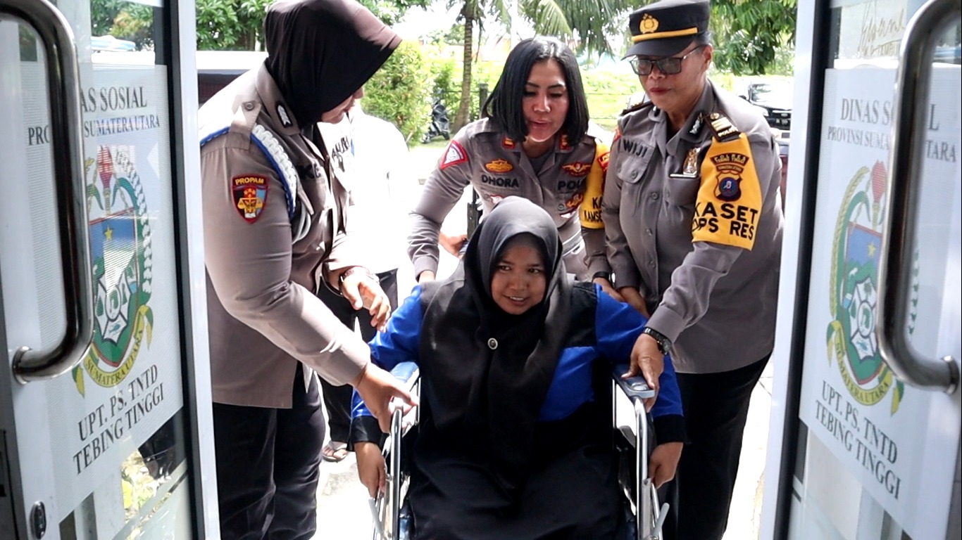Polwan Polres Tebing Tinggi Berikan Bantuan ke Panti Sosial 