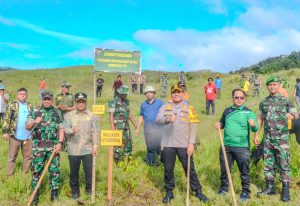Pj. Walikota Padangsidimpuan Ikuti Kegiatan Penghijauan Pelestarian Lingkungan Hidup T.A 2023 oleh Kodim 0212/TS