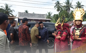Pj. Walikota Letnan Hadiri Pelantikan NNB Desa Pudun Jae