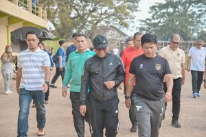 Penjabat (Pj) Gubernur Sumatera Utara Hasanuddin melakukan olahraga pagi