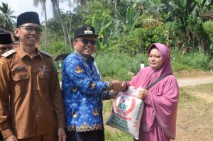 Pemko bagikan bansos ke 274 kepala keluarga