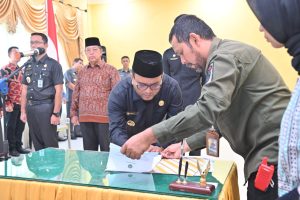 Pj. Wali Kota Padangsidimpuan Serahkan SK P3K Formasi 2023.