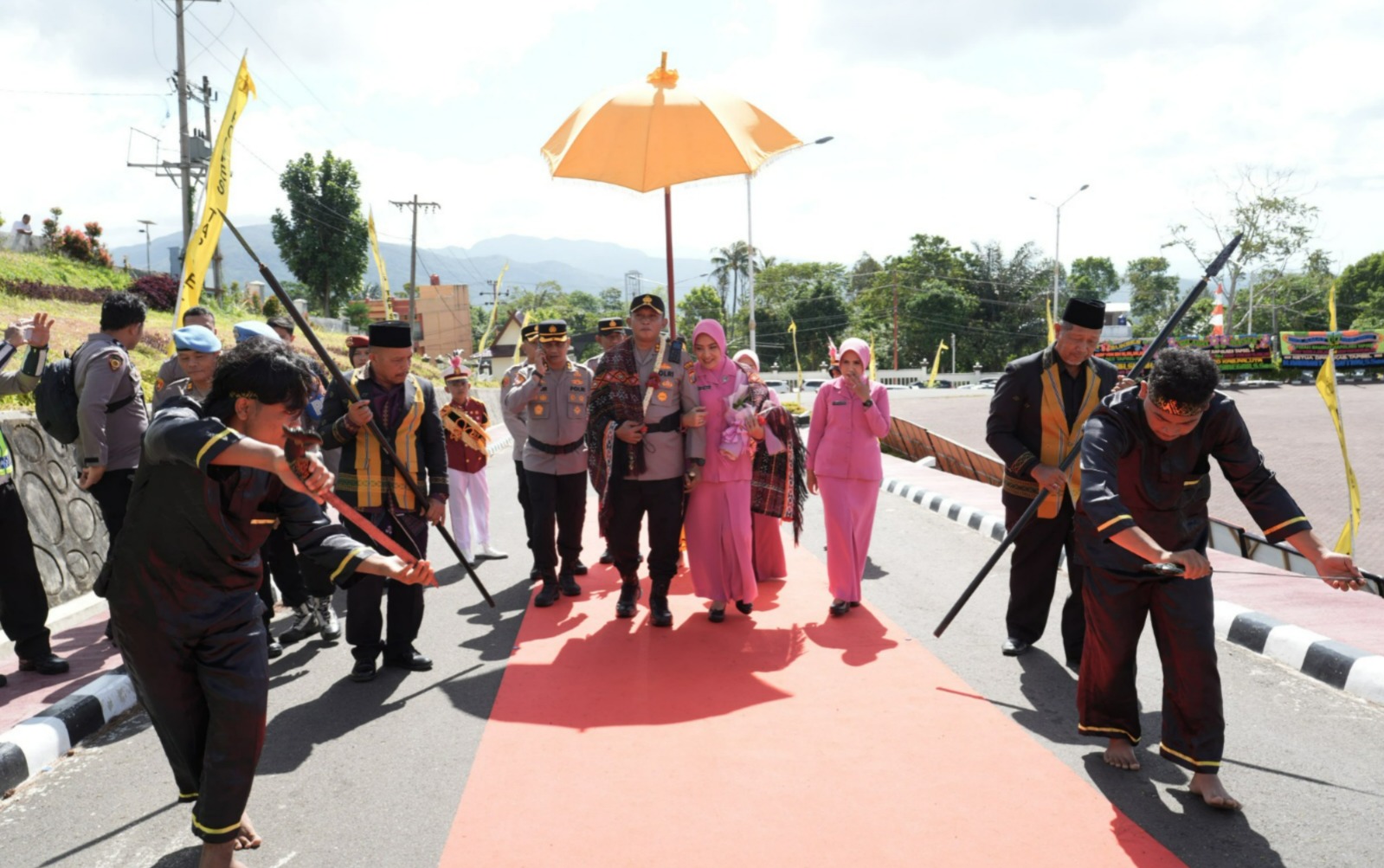 Kearifan Lokal Iringi Langkah Awal AKBP Yon Edi Winara di Mapolres Tapsel